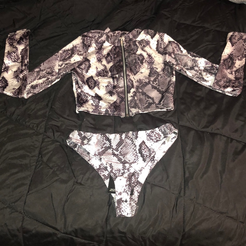 Bathing suit